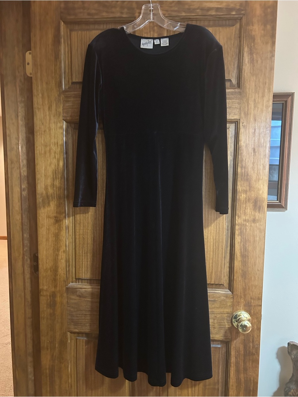 Jacqueline Ferrar Black Velvet Long-Sleeve Midi Dress